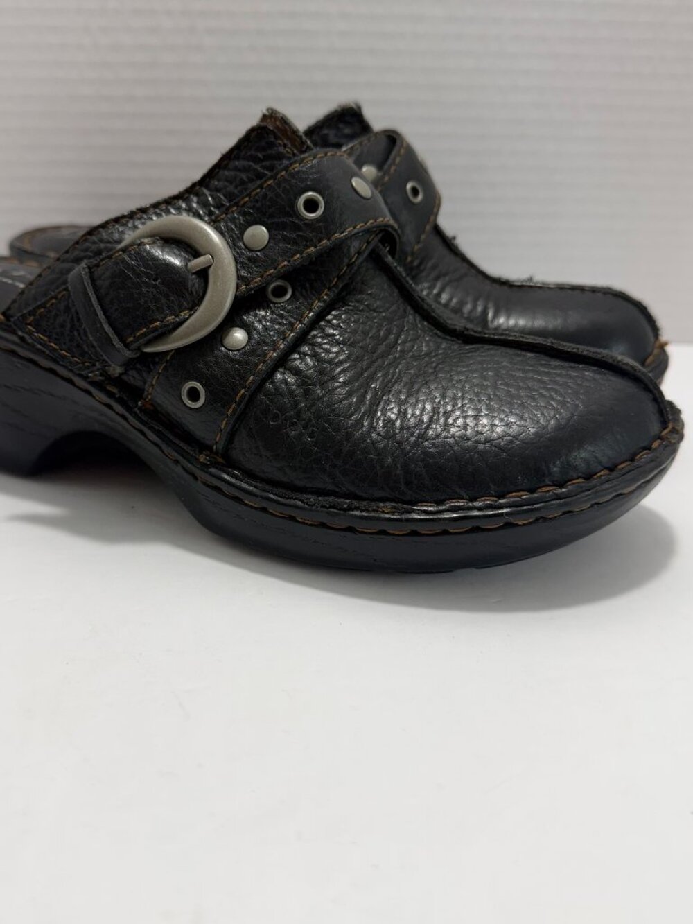B.O.C. Womens Sz 7 Mules Black Leather Born Concept Buckle Comfort Outdoor